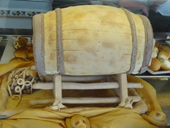 02 Barrel made of bread, with bread bunch of grapes at left bottom