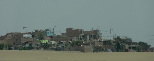 14 Squatters hill in Lima