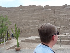 32 Mary at Huaca Pucllana
