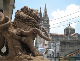 06 Cathedral seen from lion statue in Praca deLeoes