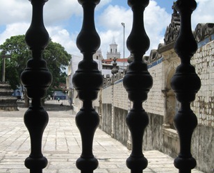 08 Courtyard from behind gate to Convento Sao Francisco