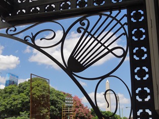 09 obelisk from entry to Teatro