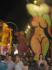 10 Giant street decorations in Recife