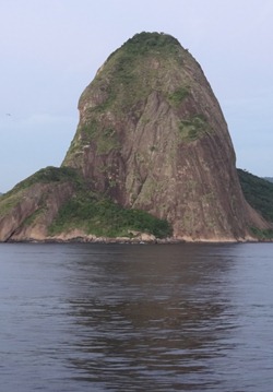 10 Sailing into Rio at sunrise - Sugarloaf with reflection