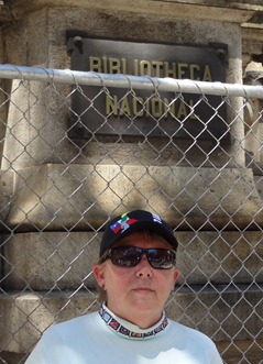168 Mary in front of Biblioteca Nacional
