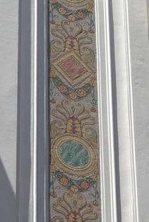 30 Mosaic decoration on bldg on Avenida 18 de Julio