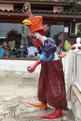 43 sculpture of juggling clown