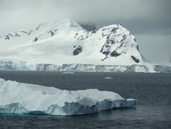 94 Entrance to Paradise Bay with iceberg
