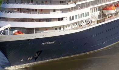 Prinsendam cabin cropped