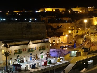 245. Malta Valleta  & Vitorioso by night from ship