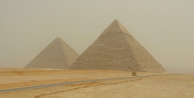 62.Giza (Pyramids)