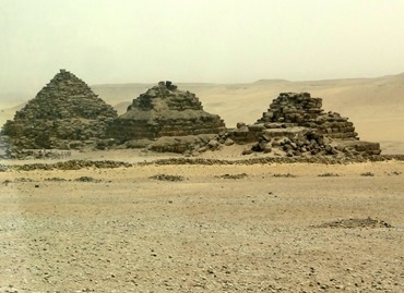 77a.Giza (Pyramids) Queens' pyramids