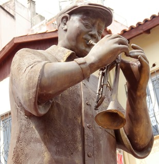 192a. Kusadasi Muffy statue closeup