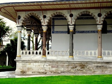 375. Istanbul Topkapi Palace 4-16