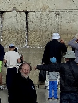 496b. Jerusalem Rick at the Wall close