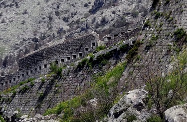 167a. crumbling walls