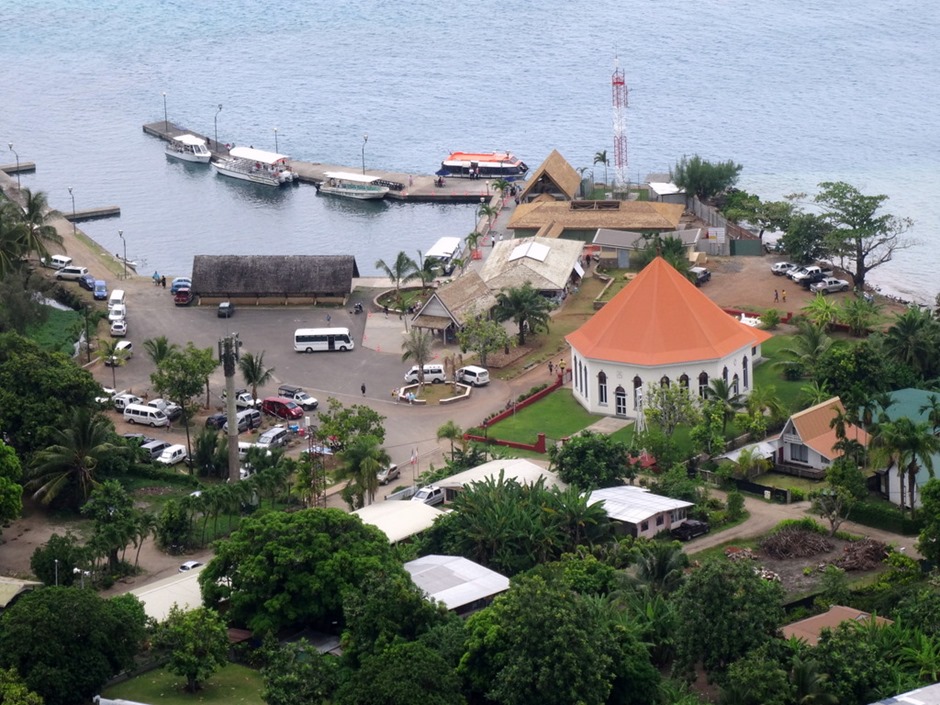 158.  Opunohu Bay, Moorea