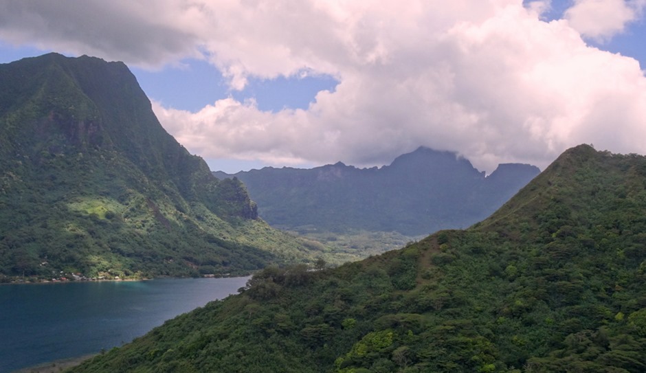 165.  Opunohu Bay, Moorea