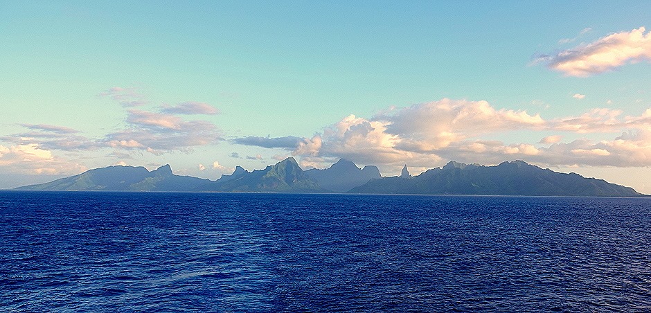 116. Opanuhu Bay, Moorea
