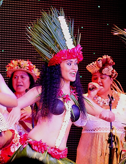 201. Tahiti Polynesian Show