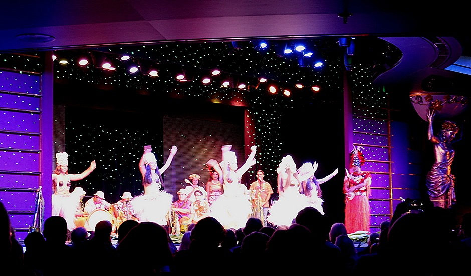 252. Tahiti Polynesian Show