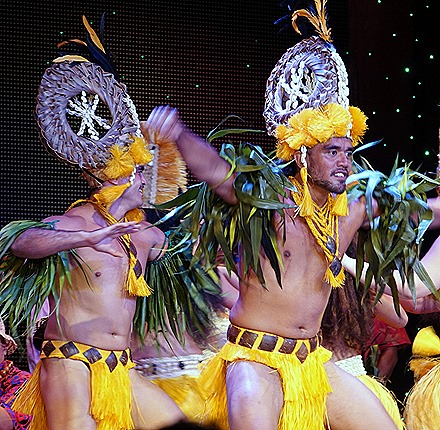 305. Tahiti Polynesian Show