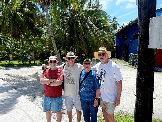 44f Rick Robert Mary Bill at Rangiroa