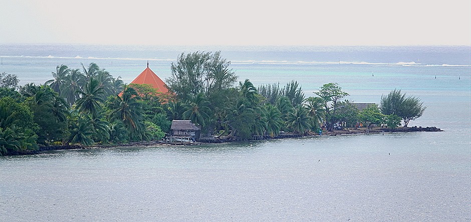 69. Opanuhu Bay, Moorea