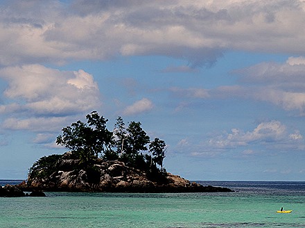 226a. Victoria, Mahe, Seychelles_stitch
