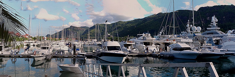 235a. Victoria, Mahe, Seychelles_stitch