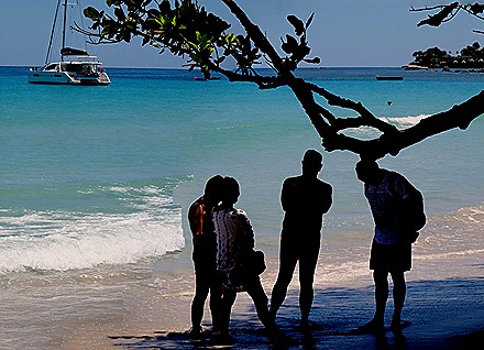 64a. Victoria, Mahe, Seychelles_stitch