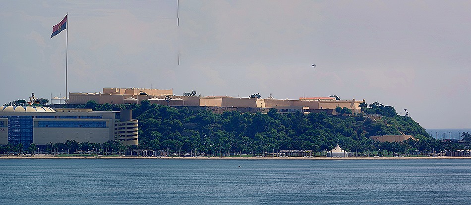 102a. Luanda, Angola_stitch