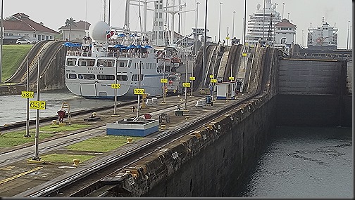 Windstar 4 mast yacht moving from 1st to 2d level at Gatun