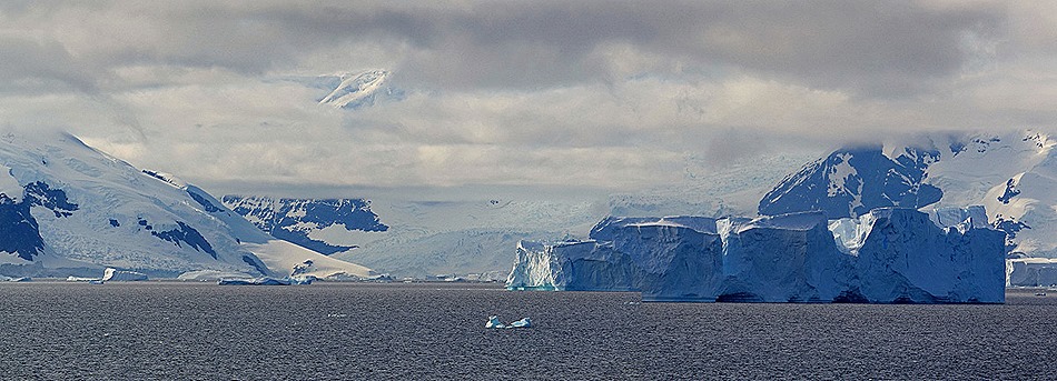 195a. Antarctica (Day 1) edited_stitch