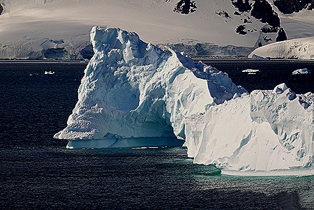 225a. Antarctica (Day 1) edited_stitch