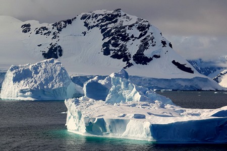 228a. Antarctica (Day 1) edited_stitch