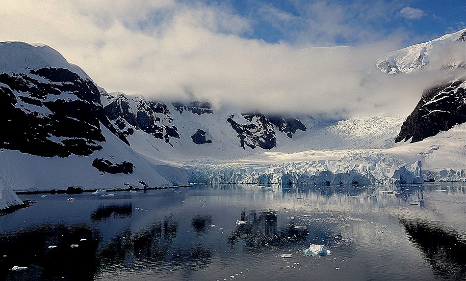 324a. Antarctica (Day 1) edited_stitch