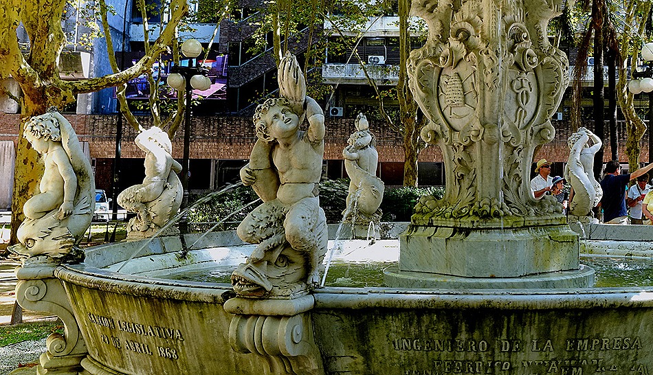 30a. Montevideo, Uruguay_stitch