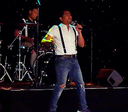 37. Indonesian Crew Show