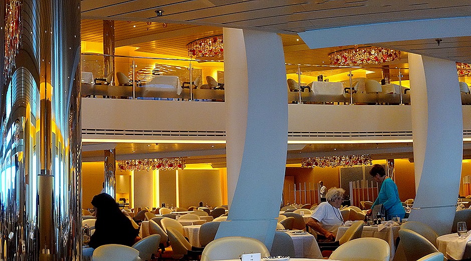 24. 2022, 03-17 & 18 On Board Nieuw Statendam Stitch