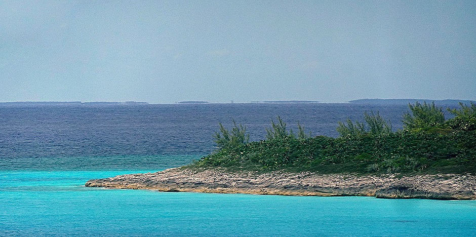 36a. 2022, 03-26  Half Moon Cay, Bahamas_stitch