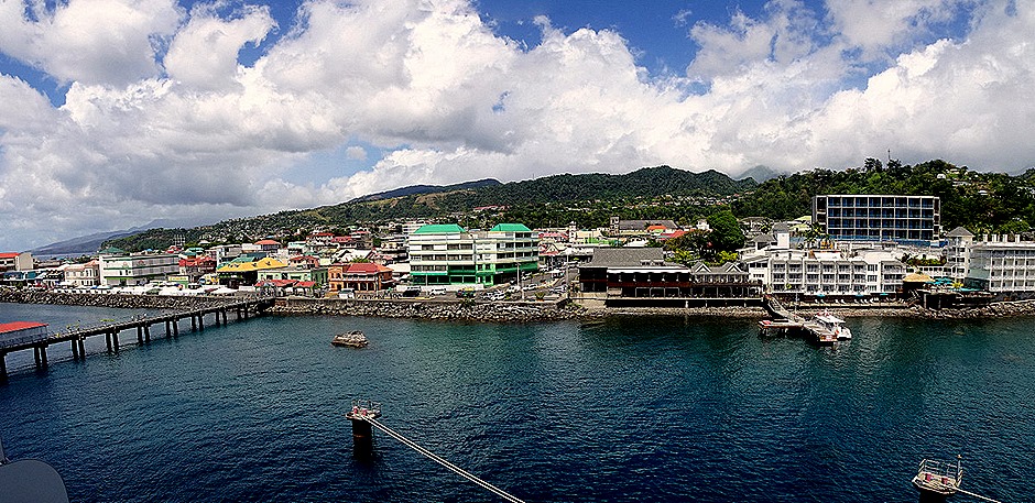 92a. 2022, 03-221  Roseau, Dominica_stitch