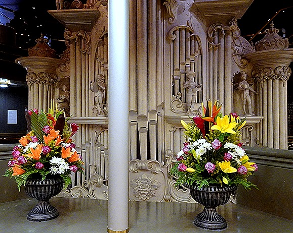 10b Crossing Atlantic Pipe Organ