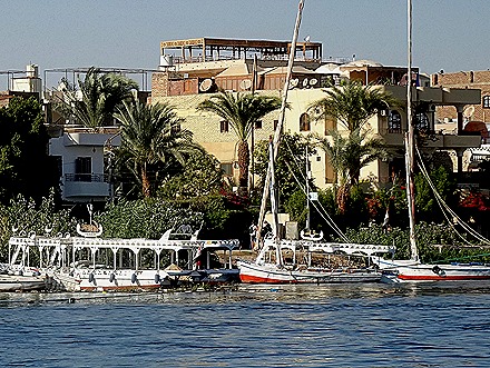 139.  Luxor-topaz-denoise