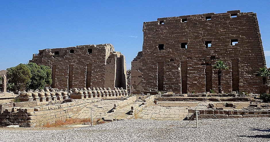 14.  Luxor-topaz-denoise