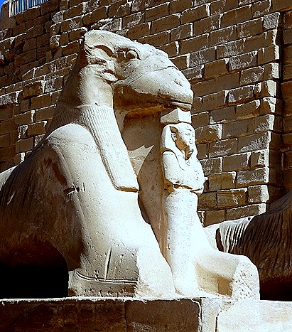 26.  Luxor-topaz-denoise-faceai