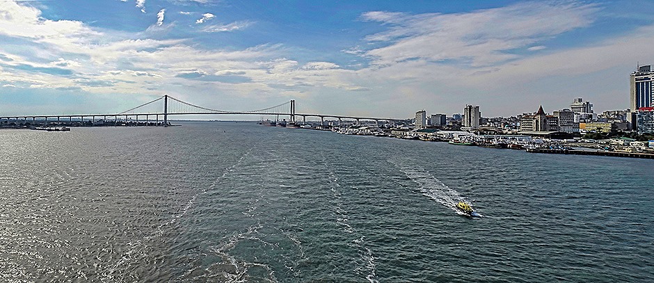 42a.  Maputo, Mozambique_stitch-topaz-denoise